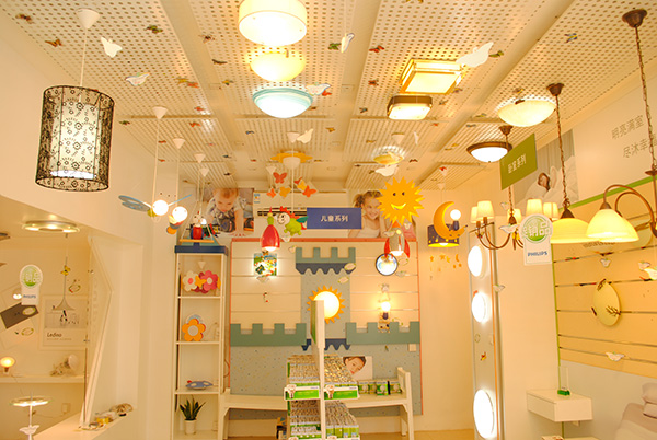 日耀門店展示